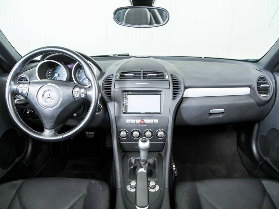 Immagine 7/50 di Mercedes-Benz SLK 200 Kompressor (2004)