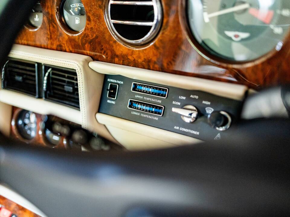 Bild 29/45 von Bentley Turbo R (1988)