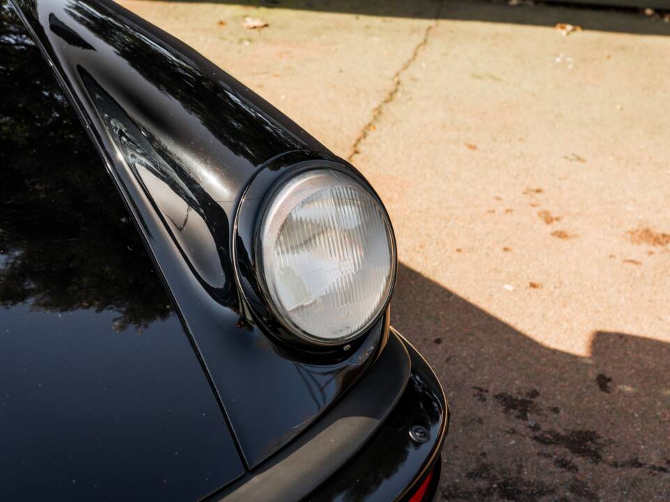 Imagen 50/60 de Porsche 911 Carrera 3.2 (WTL) (1988)