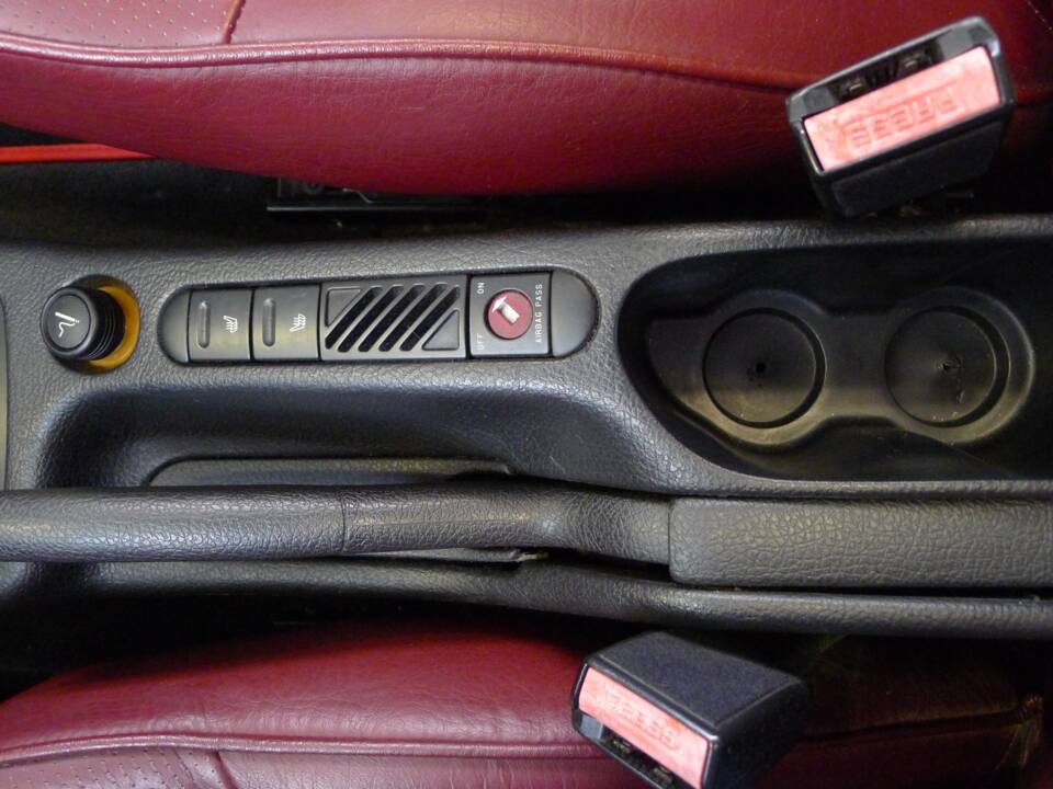Imagen 9/32 de Peugeot 406 Coupé 2.0 16V (2000)
