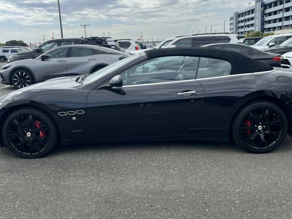 Image 4/42 de Maserati GranCabrio 4.7 (2010)