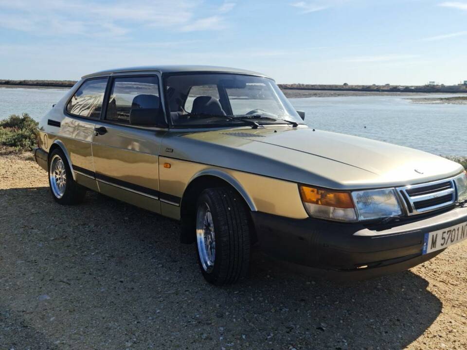 Image 7/50 of Saab 900 (1992)