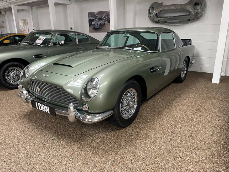 Image 8/16 of Aston Martin DB 5 (1963)