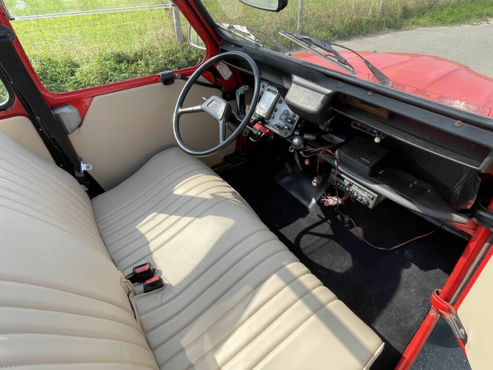 Image 2/8 of Citroën 2 CV 6 Club (1985)