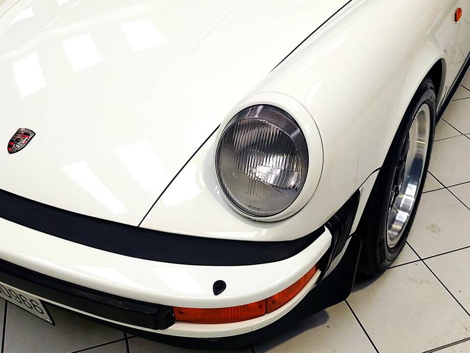 Bild 18/77 von Porsche 911 Carrera 3.2 (1984)