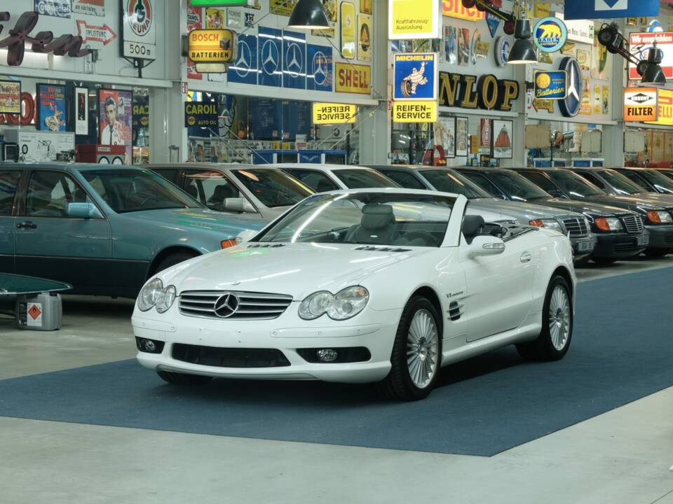 Image 15/50 of Mercedes-Benz SL 55 AMG (2003)