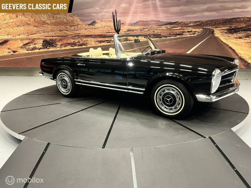 Image 38/46 of Mercedes-Benz 280 SL (1970)