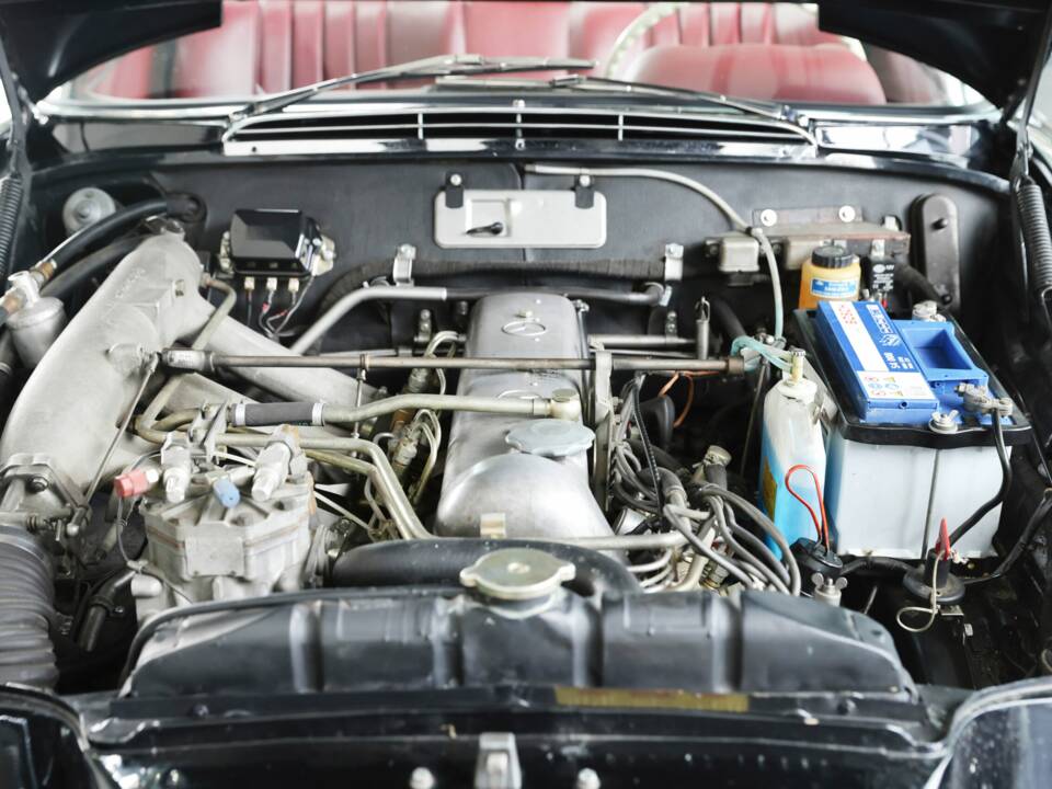Image 43/50 of Mercedes-Benz 220 SE b (1962)