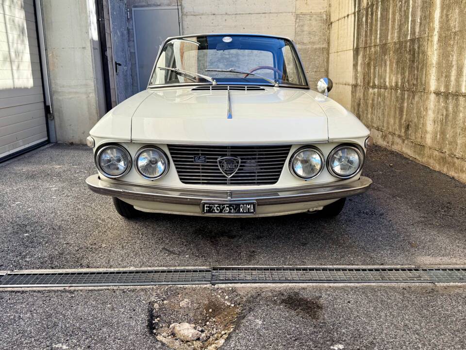 Image 2/23 de Lancia Fulvia Rallye 1.3 S (1970)