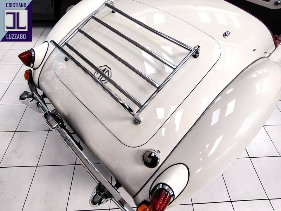 Image 18/61 of MG MGA 1500 (1958)