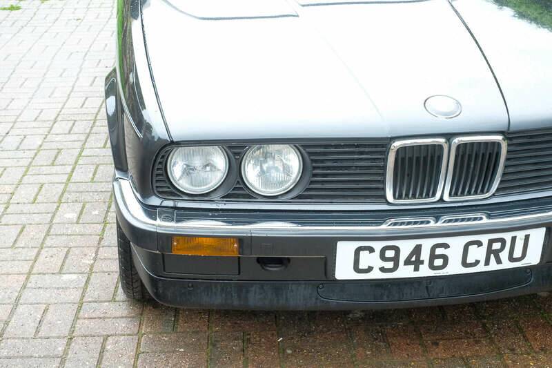 Immagine 21/50 di BMW 320i (1986)