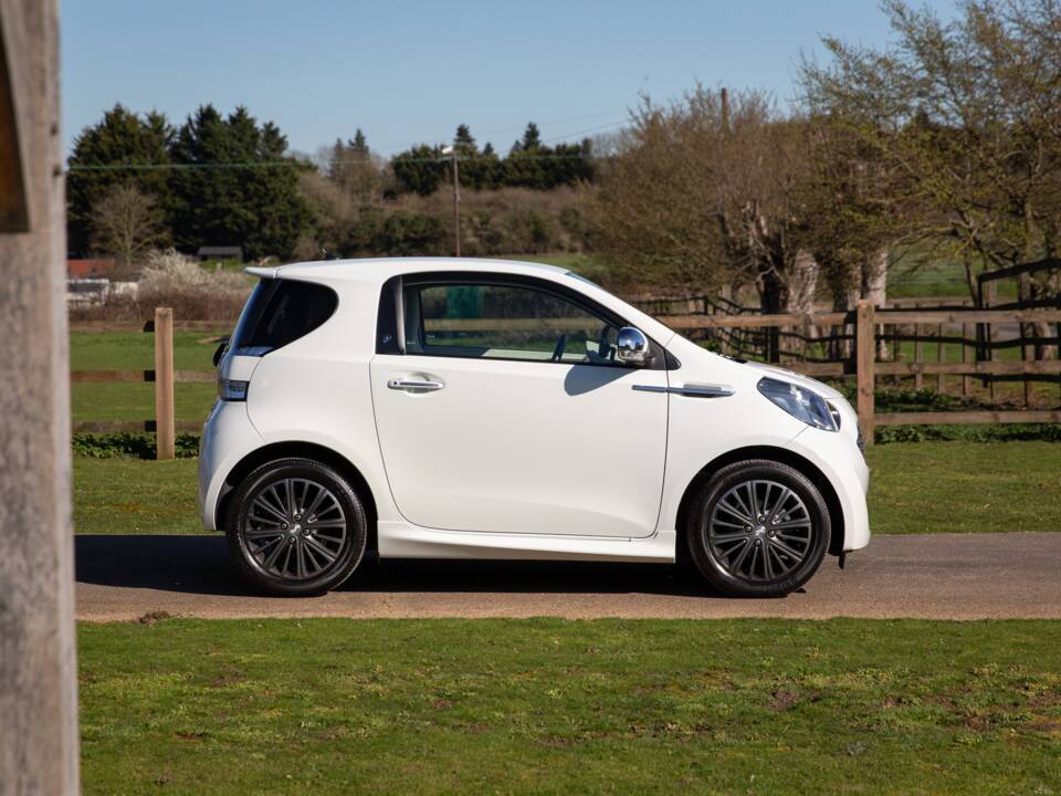 Bild 49/95 von Aston Martin Cygnet (2012)