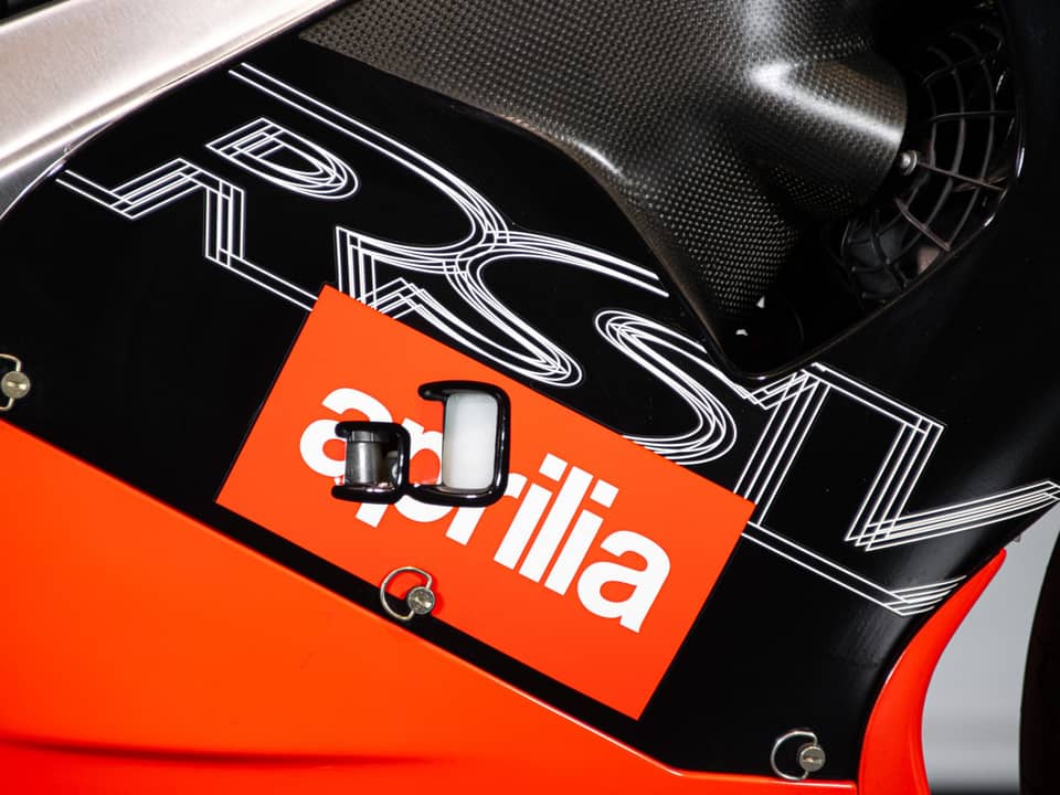 Bild 42/50 von Aprilia RSV 1000 V60 (1999)