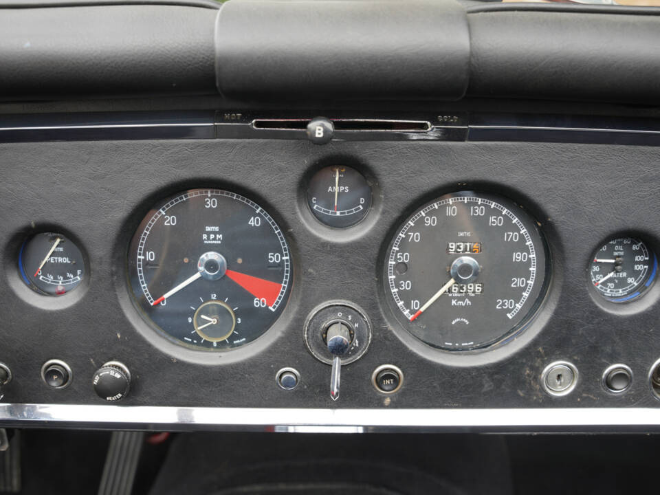 Image 9/50 of Jaguar XK 150 DHC (1960)