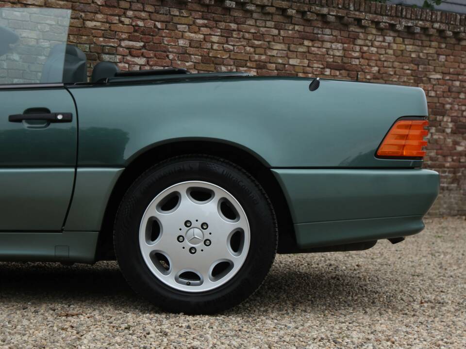 Image 20/50 of Mercedes-Benz 300 SL-24 (1992)