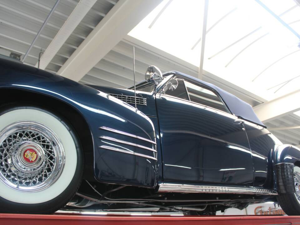 Image 8/50 de Cadillac 62 Convertible (1941)