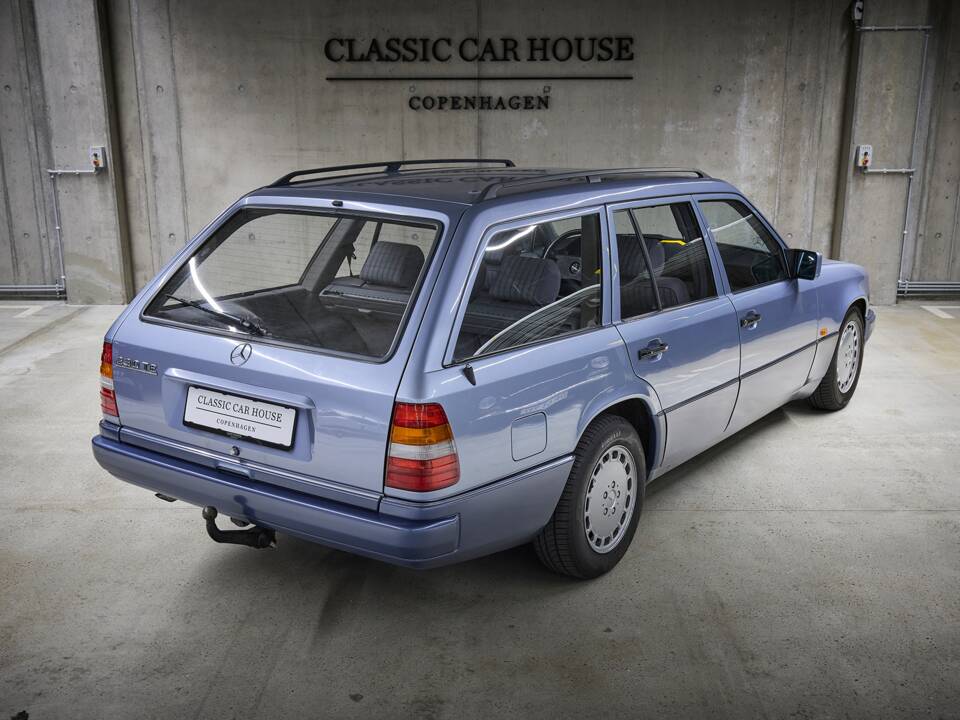 Image 22/100 of Mercedes-Benz 230 TE (1990)