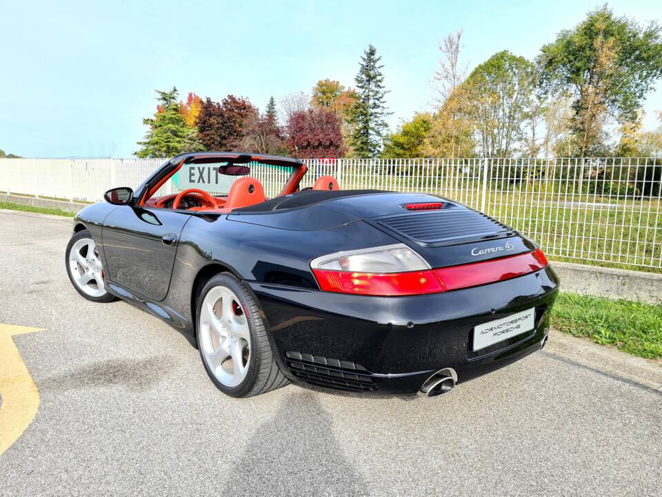 Bild 17/20 von Porsche 911 Carrera 4S (2005)