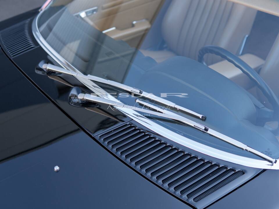 Image 23/37 of Mercedes-Benz 560 SL (1989)