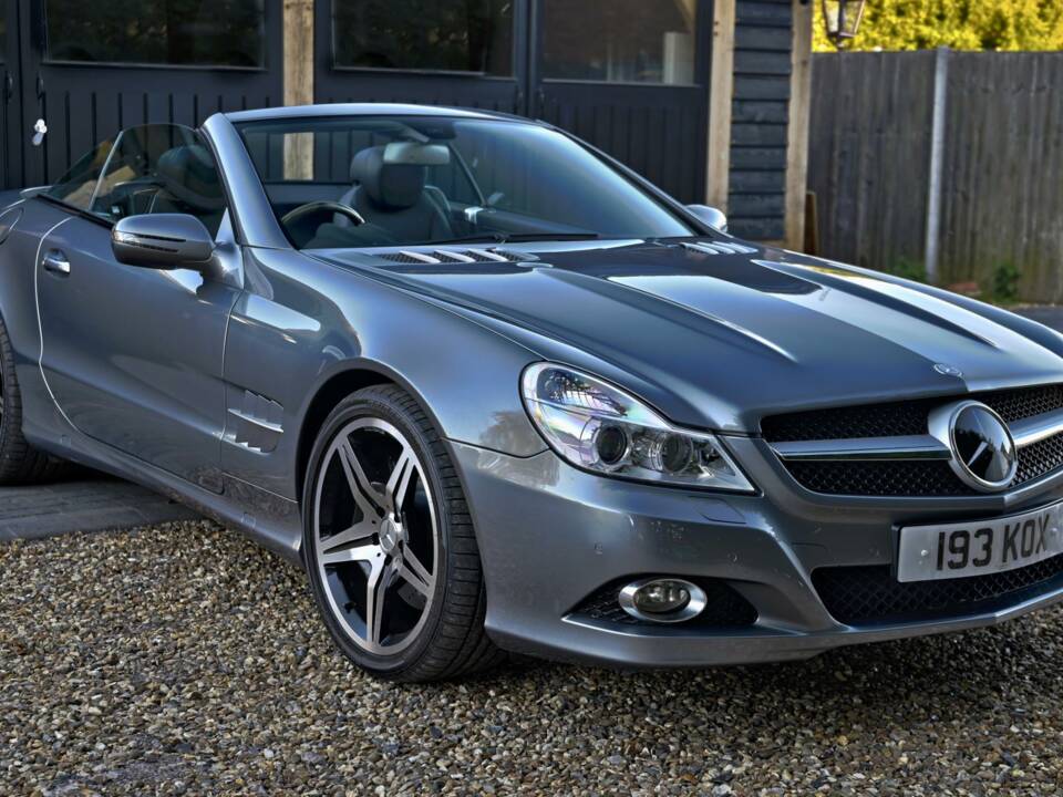 Imagen 2/50 de Mercedes-Benz SL 500 (2008)