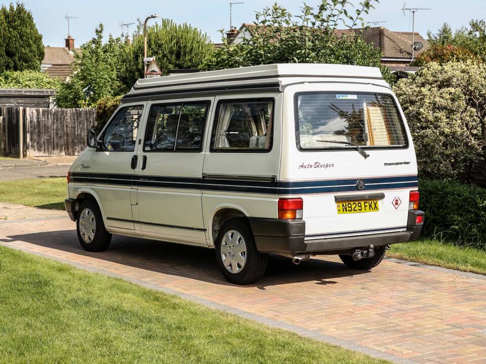 Image 14/37 of Volkswagen T4 California 2.0 (1996)