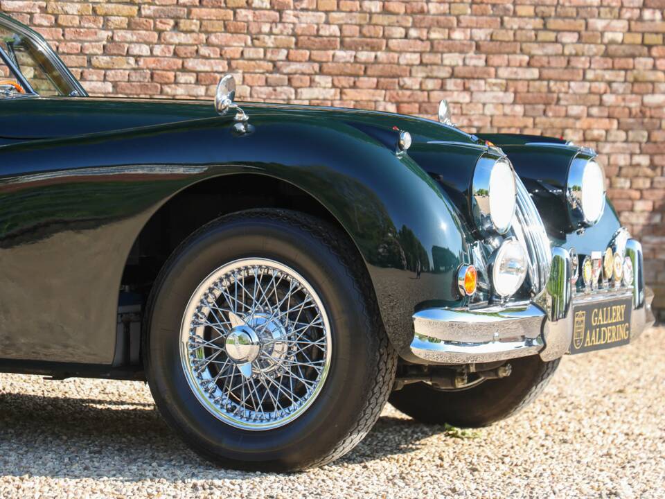 Afbeelding 32/50 van Jaguar XK 140 SE DHC (1957)