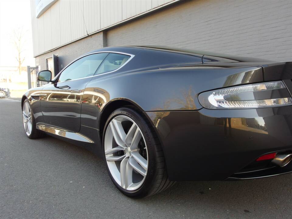 Immagine 35/97 di Aston Martin Virage (2011)