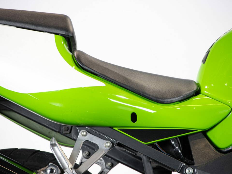 Immagine 25/50 di Kawasaki Ninja 750 ZX-7R (1999)