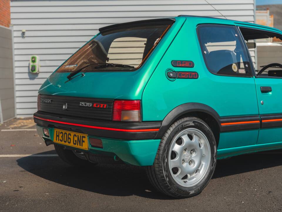 Bild 10/50 von Peugeot 205 GTi 1.9 (1991)