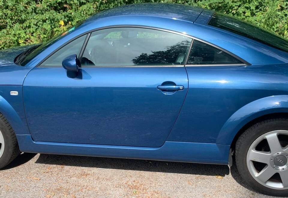 Image 16/72 of Audi TT 1.8 T (2000)