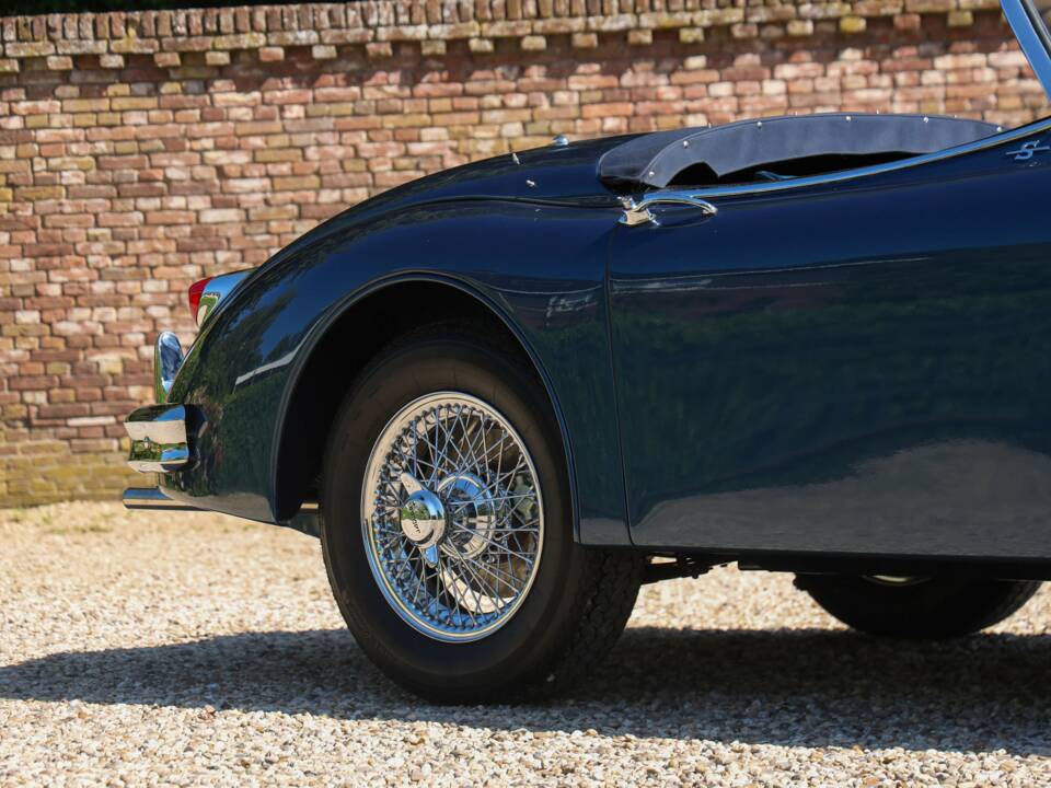 Image 38/50 of Jaguar XK 150 3.4 S OTS (1958)