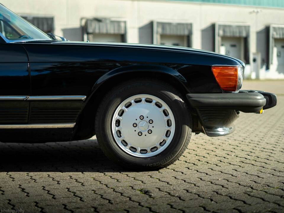 Image 11/33 de Mercedes-Benz 560 SL (1989)