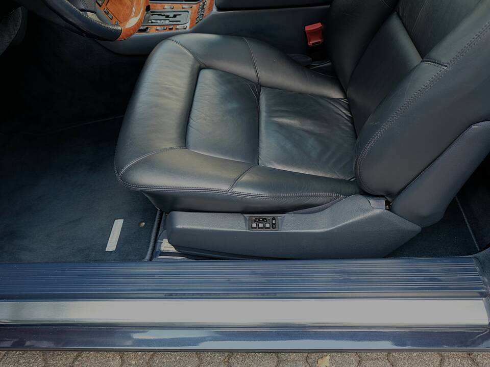 Image 25/70 de Mercedes-Benz CL 500 (1997)