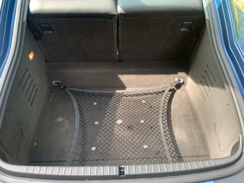 Image 30/72 of Audi TT 1.8 T (2000)
