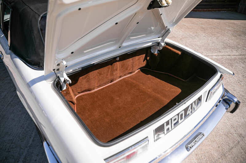 Image 47/47 of Triumph Stag (1975)
