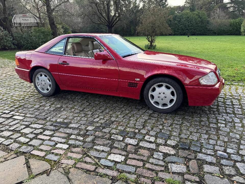 Image 11/30 of Mercedes-Benz SL 280 (1994)