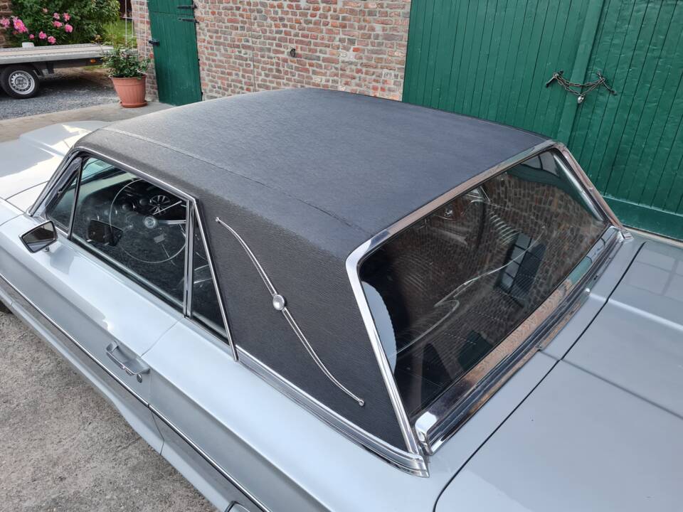 Image 38/43 of Ford Thunderbird Landau Coupe (1965)