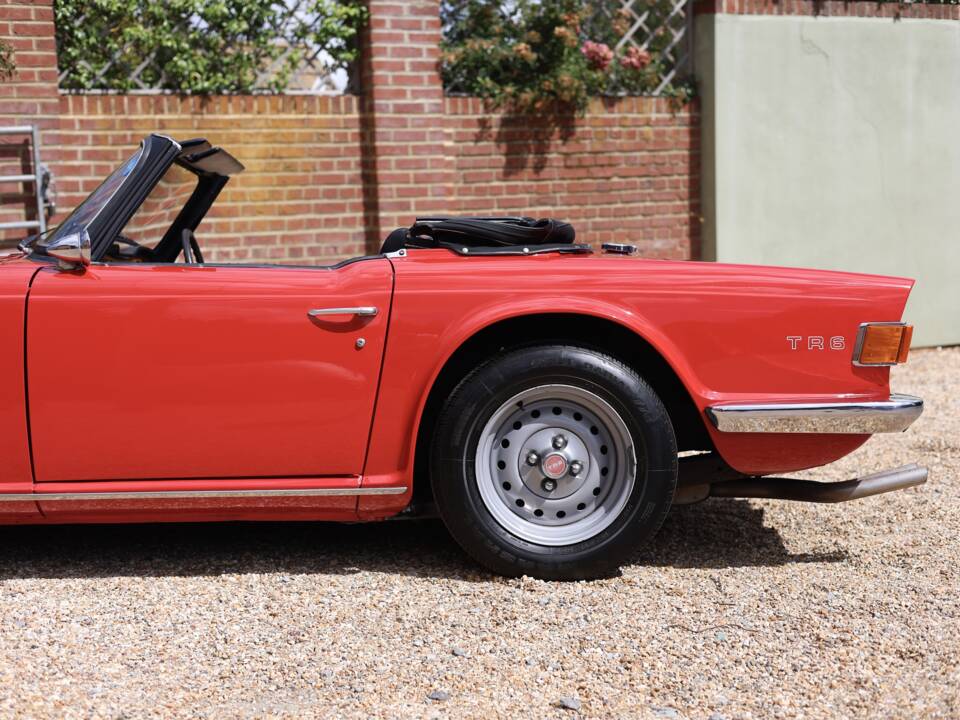 Image 31/50 de Triumph TR 6 (1973)