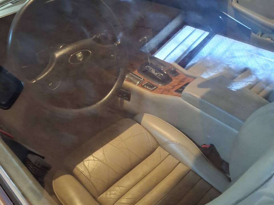 Image 3/6 de Jaguar XJ-S V12 (1988)