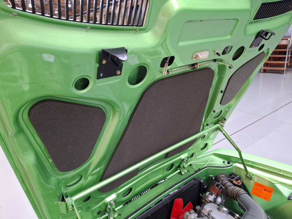 Image 20/43 of BMW 2,5 CS (1975)