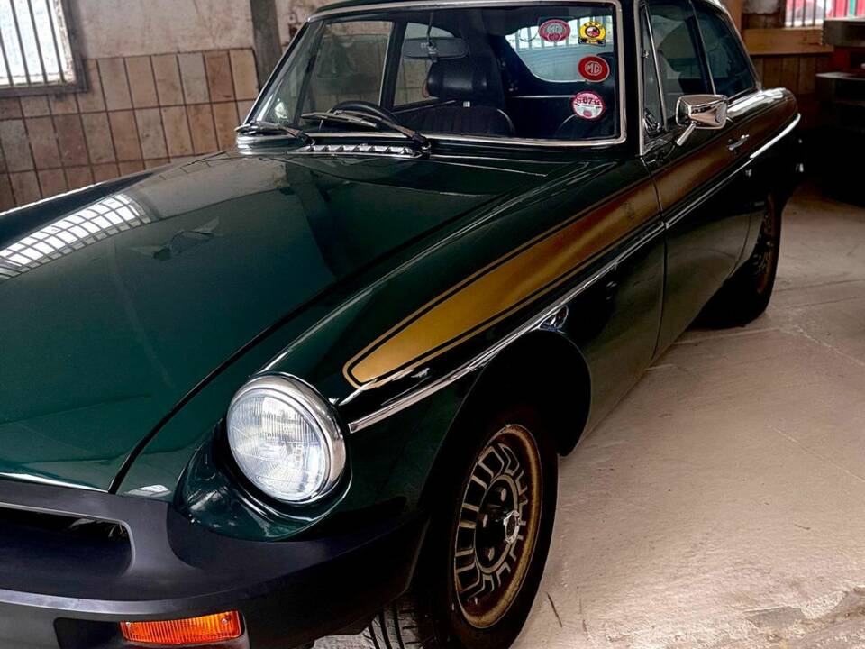 Image 5/8 of MG MGB GT (1975)