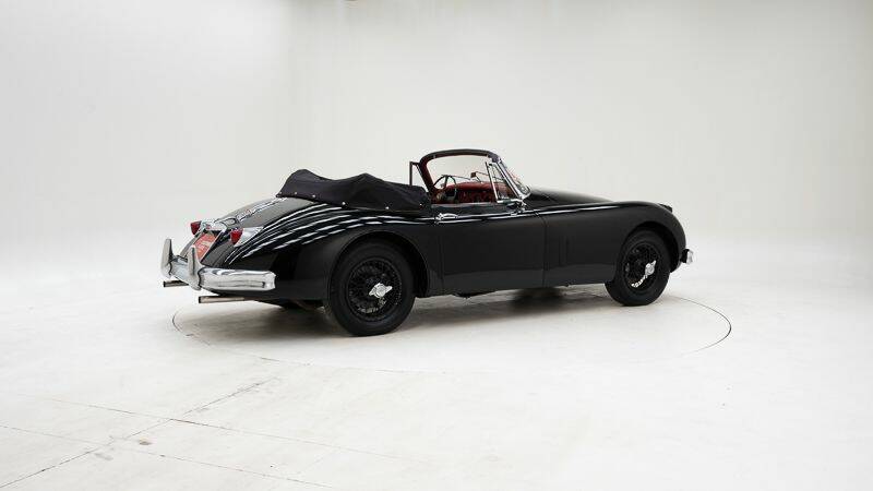 Image 2/15 of Jaguar XK 150 DHC (1959)