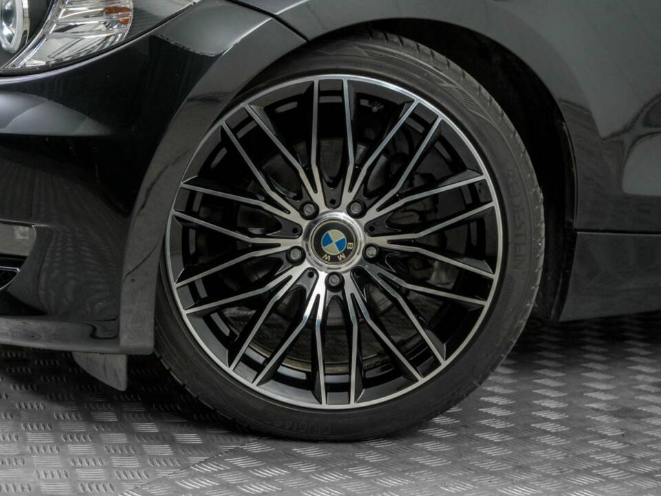 Image 4/50 of BMW 125i (2008)