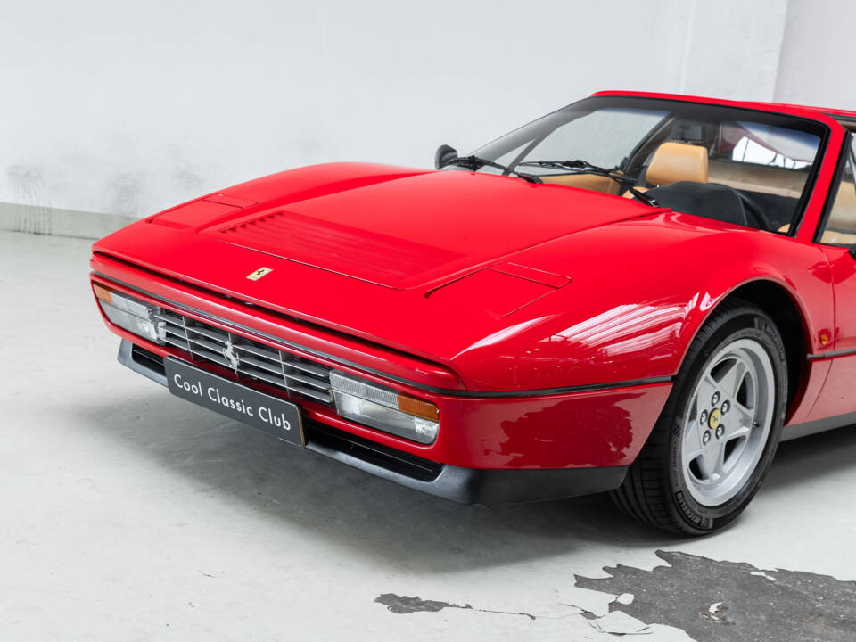 Bild 23/38 von Ferrari 328 GTS (1987)