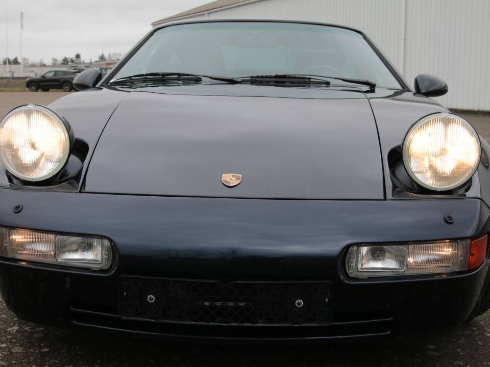 Image 12/50 de Porsche 928 GTS (1992)