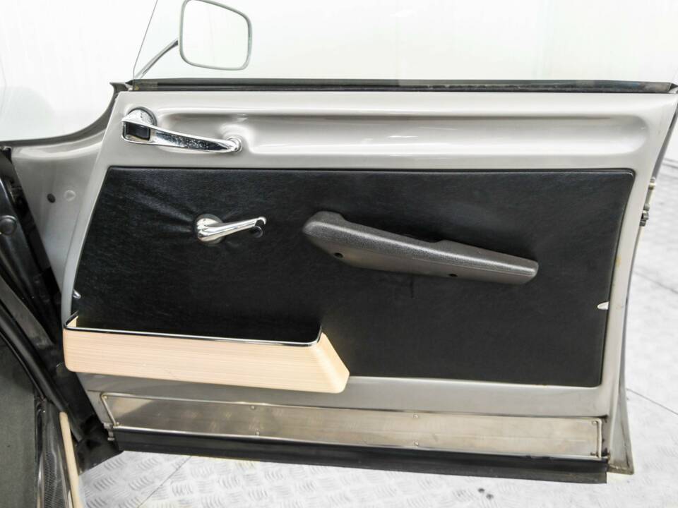 Image 38/50 of Citroën D Spécial (1971)