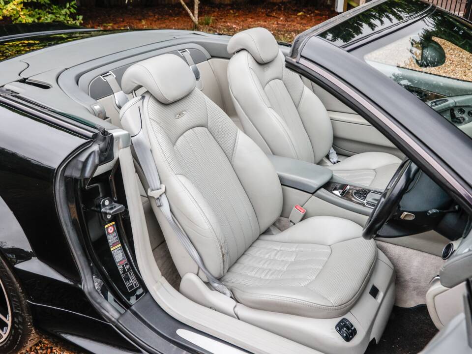 Immagine 42/46 di Mercedes-Benz SL 65 AMG (2005)