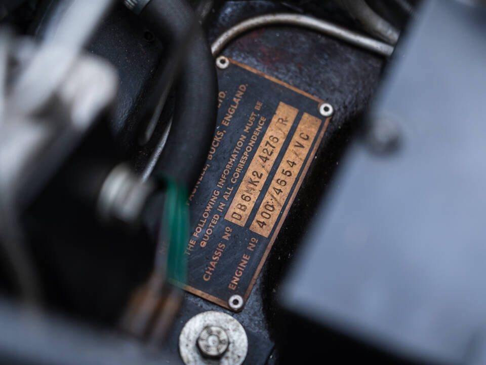 Imagen 12/49 de Aston Martin DB 6 Mk II (1970)
