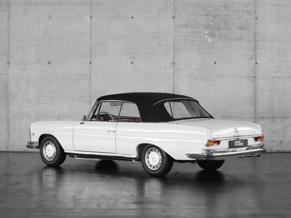 Image 4/50 of Mercedes-Benz 280 SE 3,5 (1969)