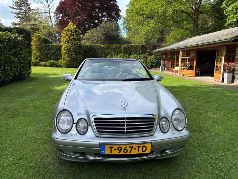 Image 4/23 of Mercedes-Benz CLK 200 Kompressor (2002)